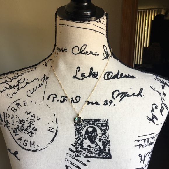 SOLD OUT - 🎉4xHP🎉Dainty Abalone Necklaces - Picture 6 of 7